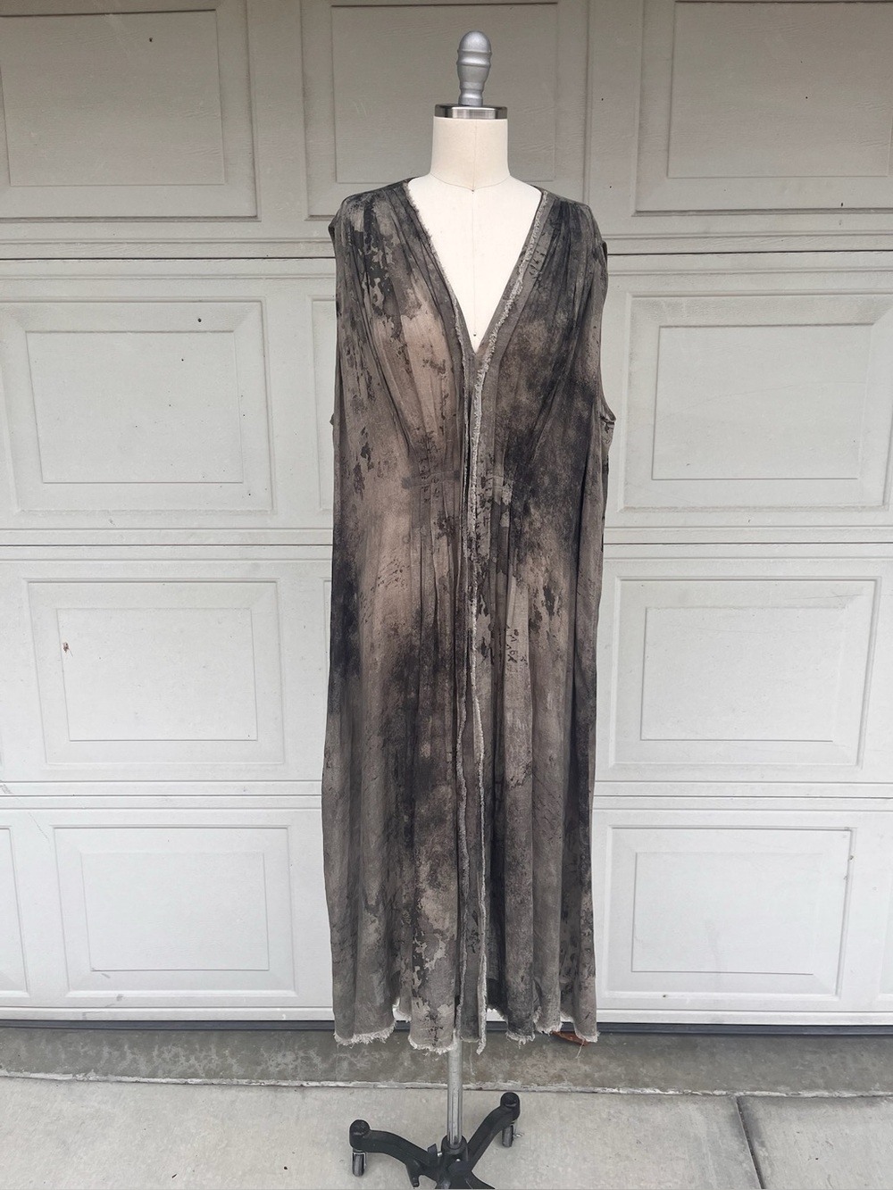 Pas de Calais art-to-wear pleat-front midi dress with fringe features - Size 38